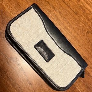 Sandals branded travel folio / wallet